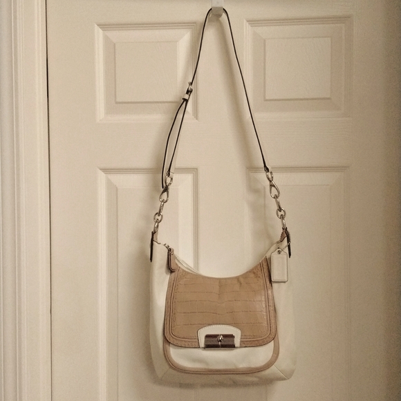 Coach crossbody purse/bag EUC - Picture 1 of 9